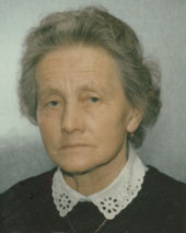 Hausfrau, Oberweis, am Bach 8, im 89.