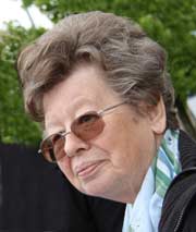 Hausfrau, Laakirchen, Lois Stelzer Straße 3/4, im 74.